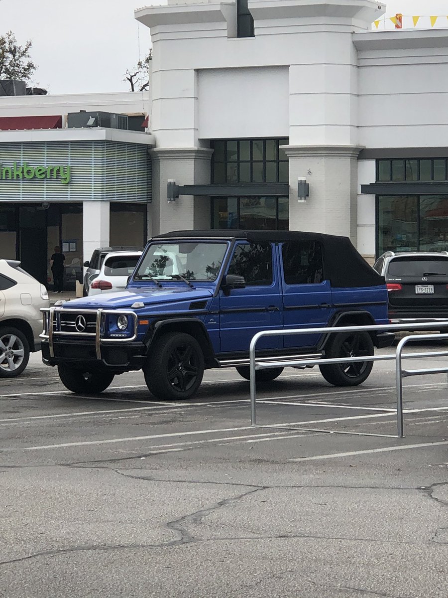 Claytonham11's tweet photo. @DougDeMuro 🤨🧐 https://t.co/v9F2xyEr8T