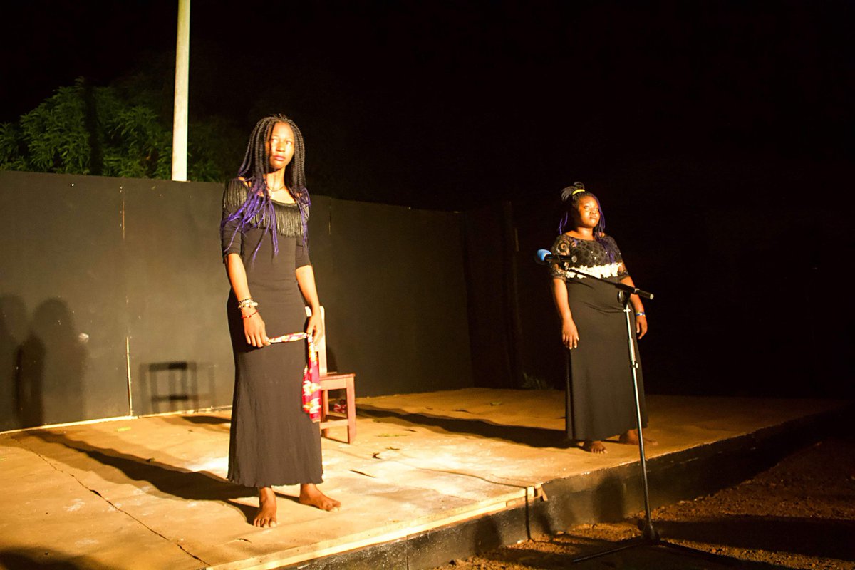 Festivaldubreka's tweet photo. Flash-back #FESTARD19 spectacle:
Je ne suis pas en colère, je crie…
de Wakeu Fogaing
Mise en scène IRY BOGBE Armand
Coproduction Niger - Côte d’Ivoire
COMPAGNIE
CERCLE des AMIS de SION
C.A.S
#BouchedAir
#FESTARD19
#DubrékaCitéDesArts
#DiversitéEspacesFormesThéâtrales https://t.co/0e4HXqrn9N