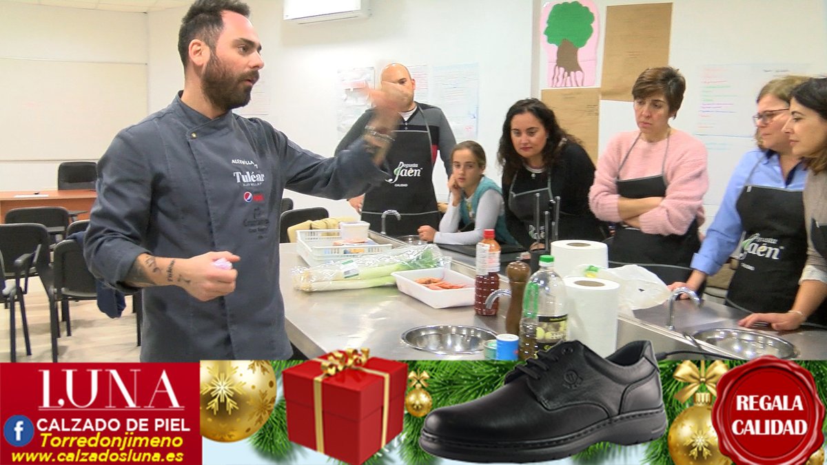 TdjDirecto's tweet image. GASTRONOMÍA | El Centro Social ‘El Olivo’ acoge un taller de tapas navideñas. #VivirJaén #VivirTorredonjimeno

vivirjaen.com/el-centro-soci…