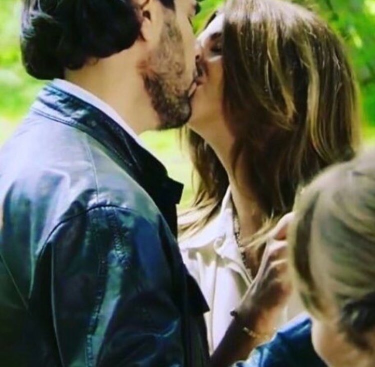 A 3 años de nuestro final tan deseado, tan soñado, aún seguimos recordándolos con mucho amor.♥️

Lo que se ama no se olvida 💛-
#Antolia <a href="/araceli_g/">Araceli Salas G</a> <a href="/darthesjuan1/">Juan Darthés</a>