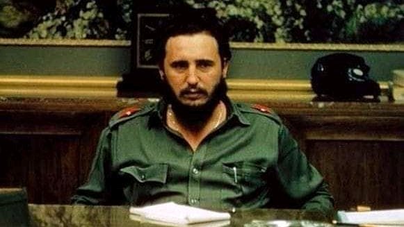 Vicente73977721's tweet photo. #Cuba 🇨🇺FIDEL: "El neoliberalismo es la ideología del imperialismo en su fase de hegemonía mundial". #FidelPorSiempre #SomosCuba https://t.co/aIlrNrl7N3