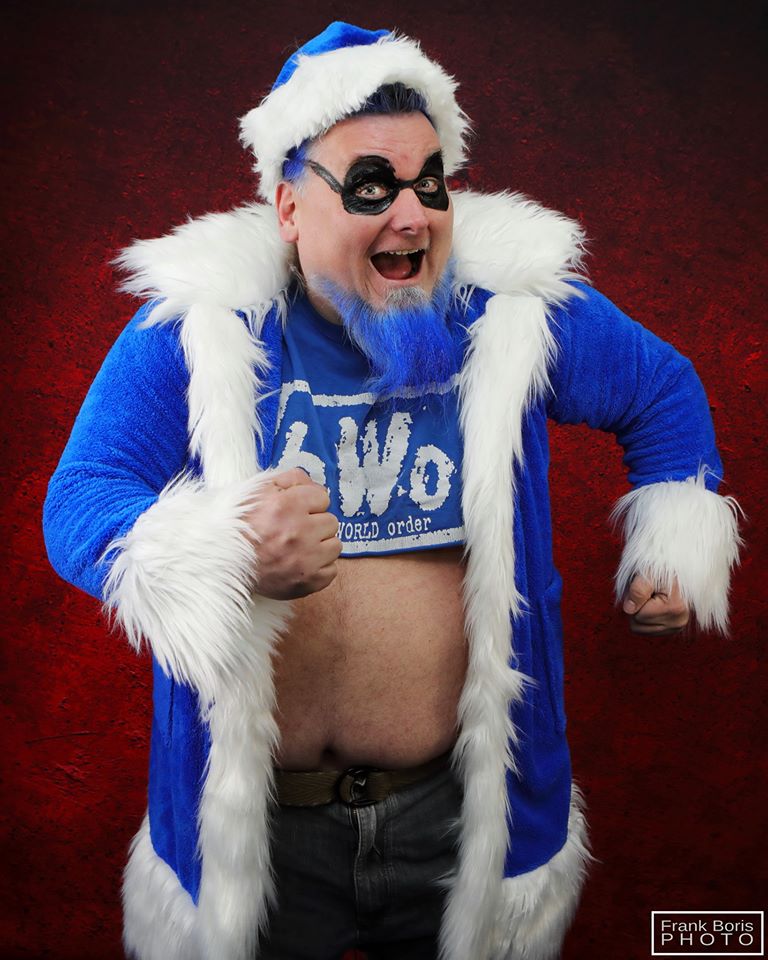 theRaceReels's tweet photo. TBT: What an amazing human being & class act! Thank you @BlueMeanieBWO! Have a great Holiday & New Year! #PPW #BWO #DaBlueGuy #MeanieClause https://t.co/hETi427eB0