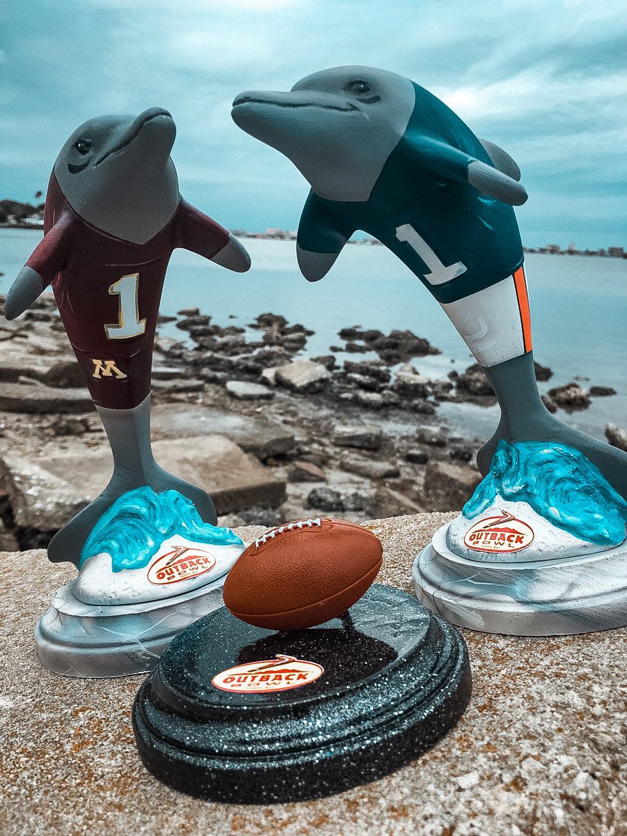 ReliaQuestBowl's tweet photo. 🚨CONTEST🚨 We have team-themed mini-dolphins to give away to lucky #OutbackBowl fans—One themed for @GopherFootball and one for @AuburnFootball! 

To enter:
1. Retweet this post 🔁
2. Reply with a cheer for your favorite team 📢 🤩
3. Tag a friend 👩🏽‍🤝‍👨🏻
4. Cross your fingers 🤞 https://t.co/IgsEZZZwQt