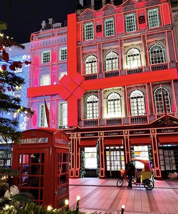 BEST_of_LONDON_'s tweet photo. #BestOfLondon #CartierChristmas https://t.co/3AAZHvG0iS