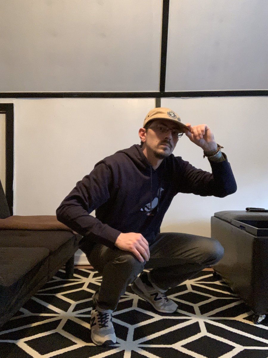 cxc_life's tweet photo. I stay fly. No Lie. You know this.

#ootd @staplepigeon #signature #pigeon @LEVIS #508s #tapered @newbalance #custom #574s @LRGClothing #lifted #gifted #beauty @TheOriginators #5panel #pose #vogue #live #love #flex https://t.co/jD04LVGdcv