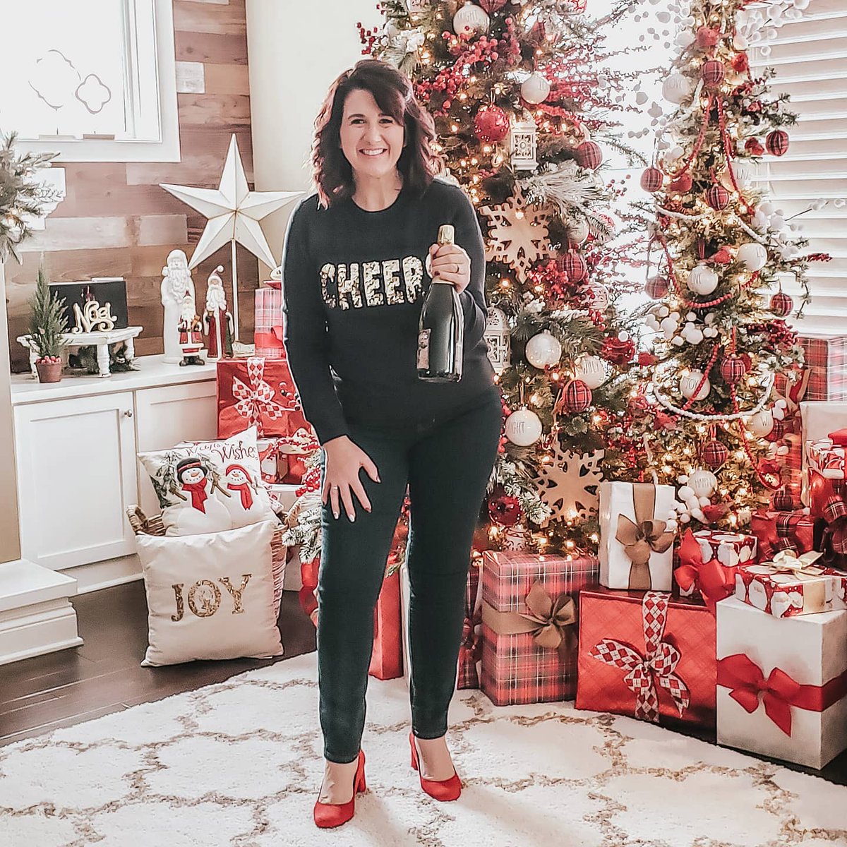 6dills's tweet photo. All the BEST after the holidays sale on the blog today! #DayAfterChristmas #fashionblogger #Over50 
https://t.co/8GBhYdO6G9 https://t.co/FsGrsjerNz