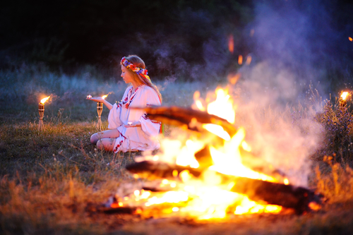 TarotGuildAus's tweet photo. The next Magician Magazine is going to focus on the element of Fire and the suit of Wands and we welcome submissionsl Final date for these is Friday February 21st so get your pen or keyboard out and go for it. Please send your creative works to editor@tarotguild.org.au https://t.co/ZDiNXmClkJ