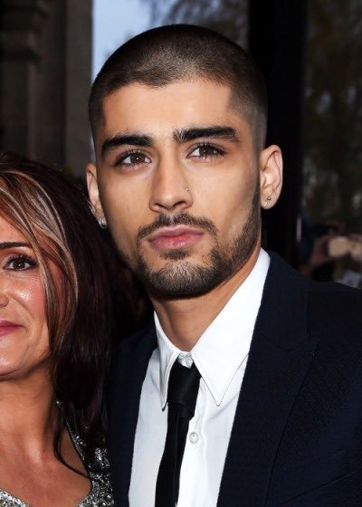sabskinny's tweet photo. zayn malik is the most handsome man in every year. https://t.co/WfOWKnNGwA