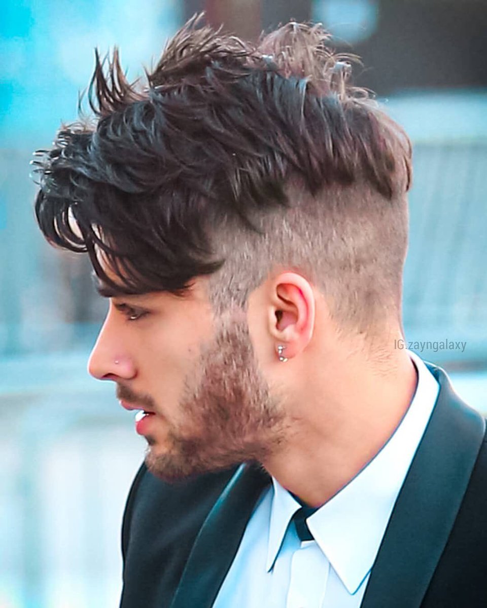 sabskinny's tweet photo. zayn malik is the most handsome man in every year. https://t.co/WfOWKnNGwA