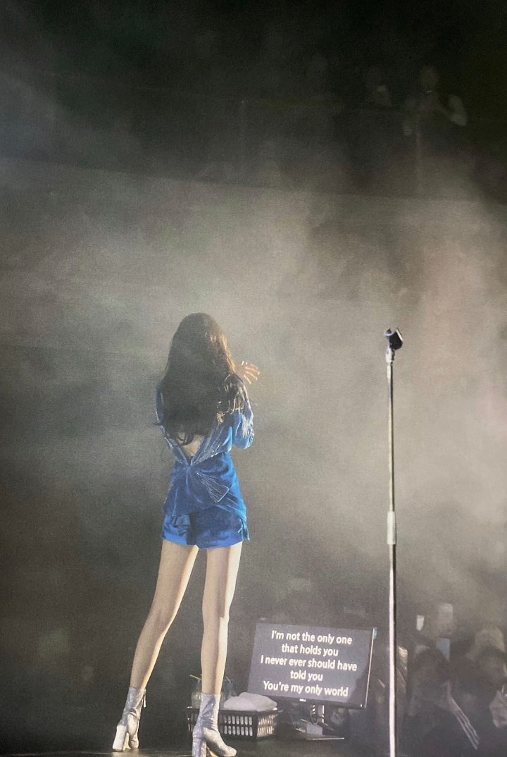 miya_fancam's tweet image. HER LEGS I...