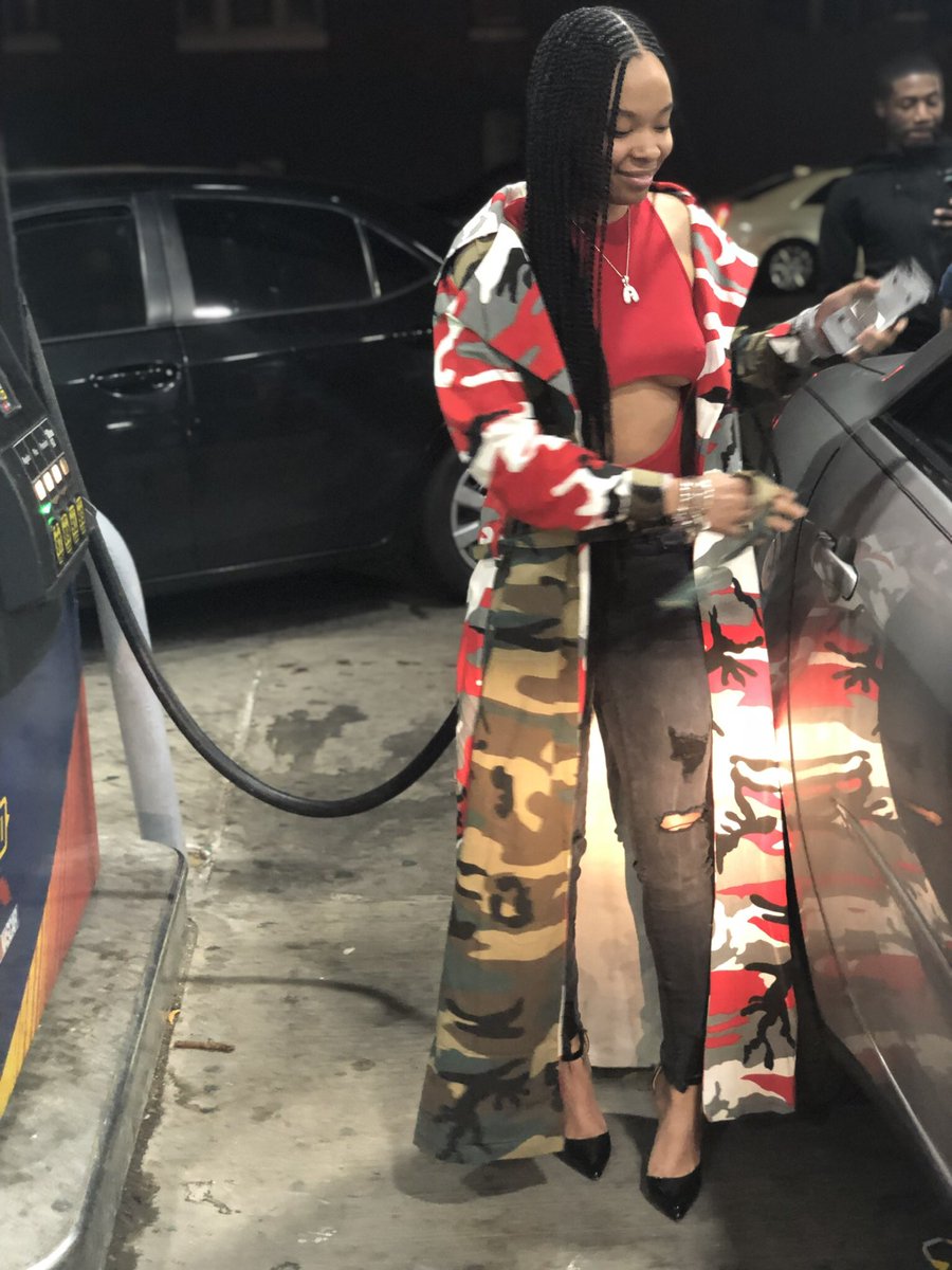 __mirahhh's tweet image. Styled on em in that @aallureboutique_ trench! #onIG