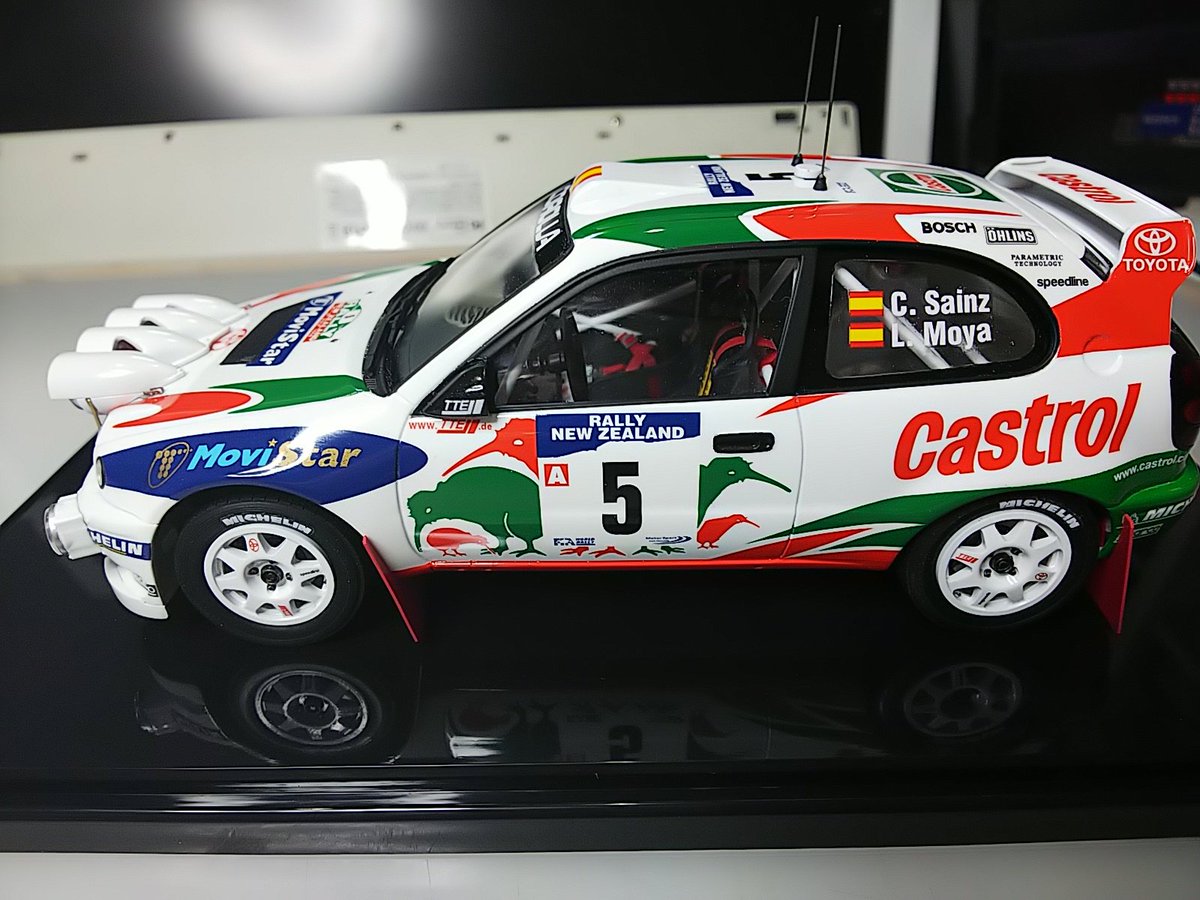 岡崎武士 新連載原稿ストック中 ハセガワの1 24 カローラwrc プラモ作りました ラリーカー のプラモが好きです デカールいっぱい貼れてライトポッドが付いてるから