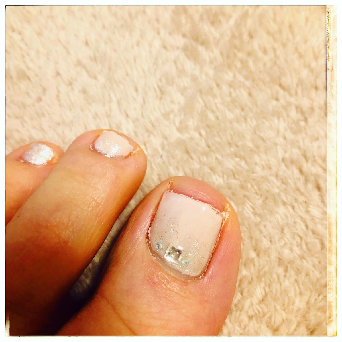 青山ちか Chika Aoyama 今日は2回目の マタニティヨガ 裸足になるし励みを持って お手入れを 自分ネイルは細部の処理が難しい 良い効果を感じたので続けます マイネイル 妊娠19週