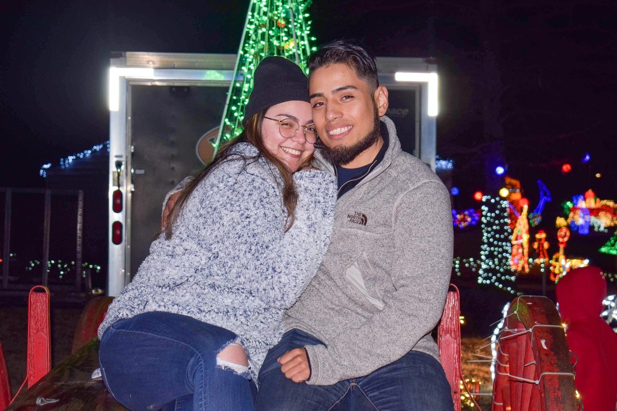 itbgal's tweet photo. i like to think Mariah Carey would be so proud of me 

#merrychristmas  #thecarbajals #NOTengaged #notYETanyways https://t.co/ivZPvfpPKr