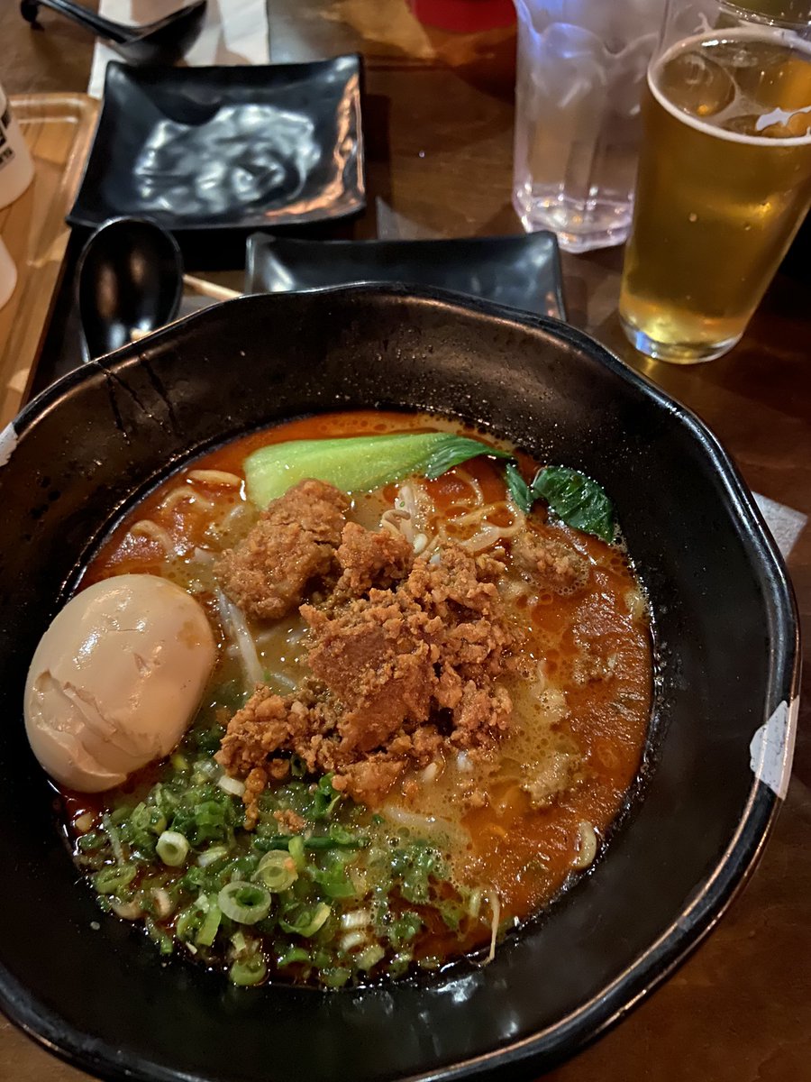 JoshVows's tweet image. Windbreakers are a must on ramen dates❤️#splashproof #noonegoestoheaven @LeftBehind304