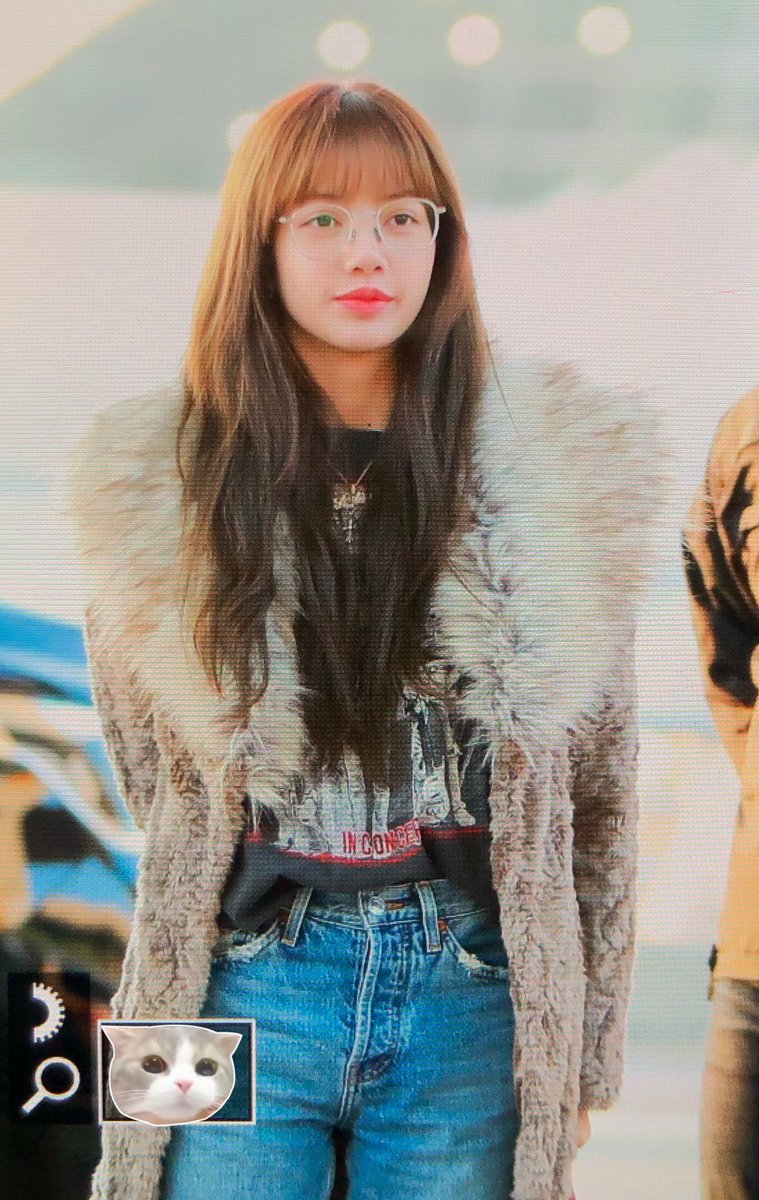 Сколько лет лисе из blackpink. Блэк Пинк сейчас 2020 лиса. Блэк Пинк участницы лиса. Лиса BLACKPINK 2016. Лиса Манобан Тайланд.