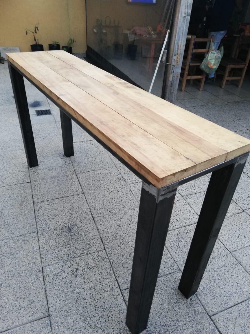 AgusVarela__'s tweet image. Mi viejo no tiene laburo y empezó a hacer estos muebles para vender y conseguir algo de plata. Me ayudarían mucho con un rt. Cualquier consulta md