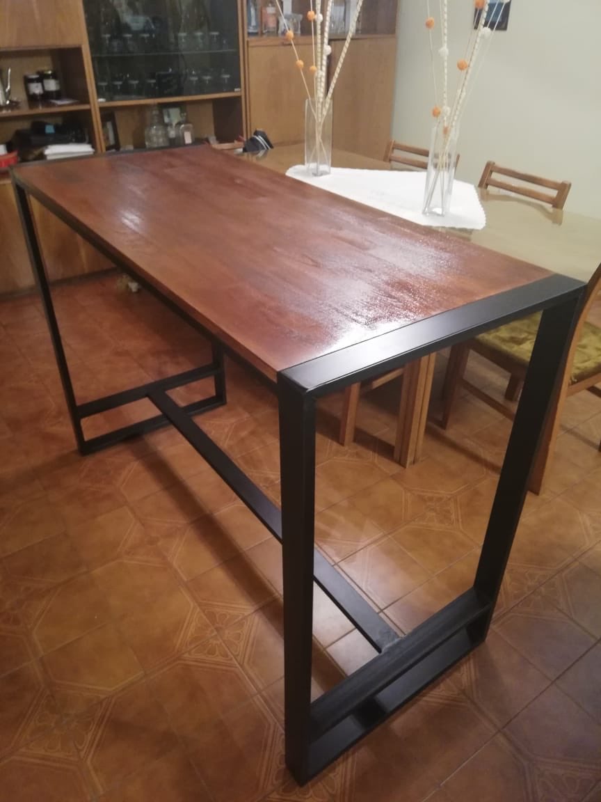 AgusVarela__'s tweet image. Mi viejo no tiene laburo y empezó a hacer estos muebles para vender y conseguir algo de plata. Me ayudarían mucho con un rt. Cualquier consulta md