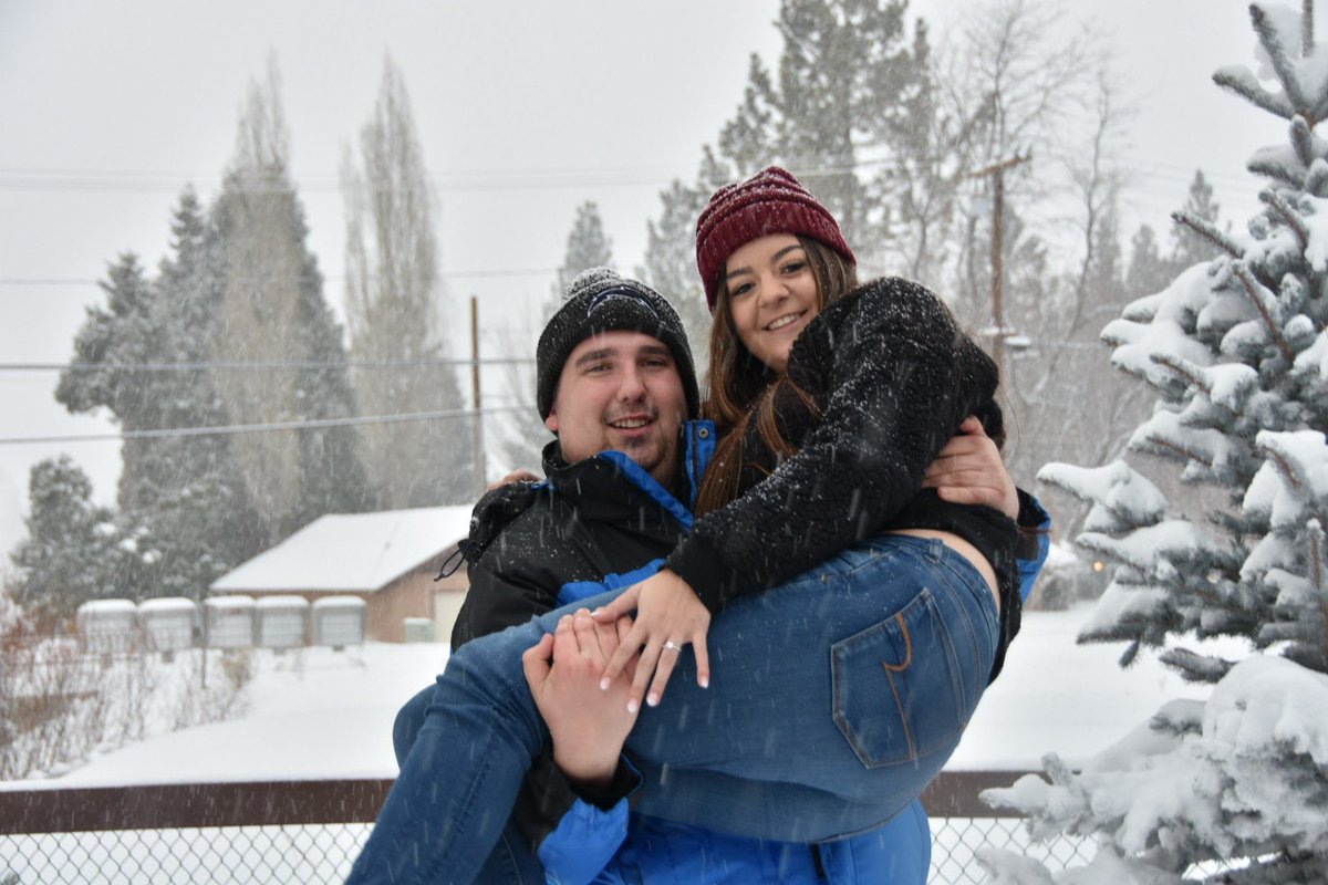 jodneal34's tweet photo. SHE SAID YES🥳💍🙏🏼❄️ @alyssa_jernigan https://t.co/HyWzLsJbZr