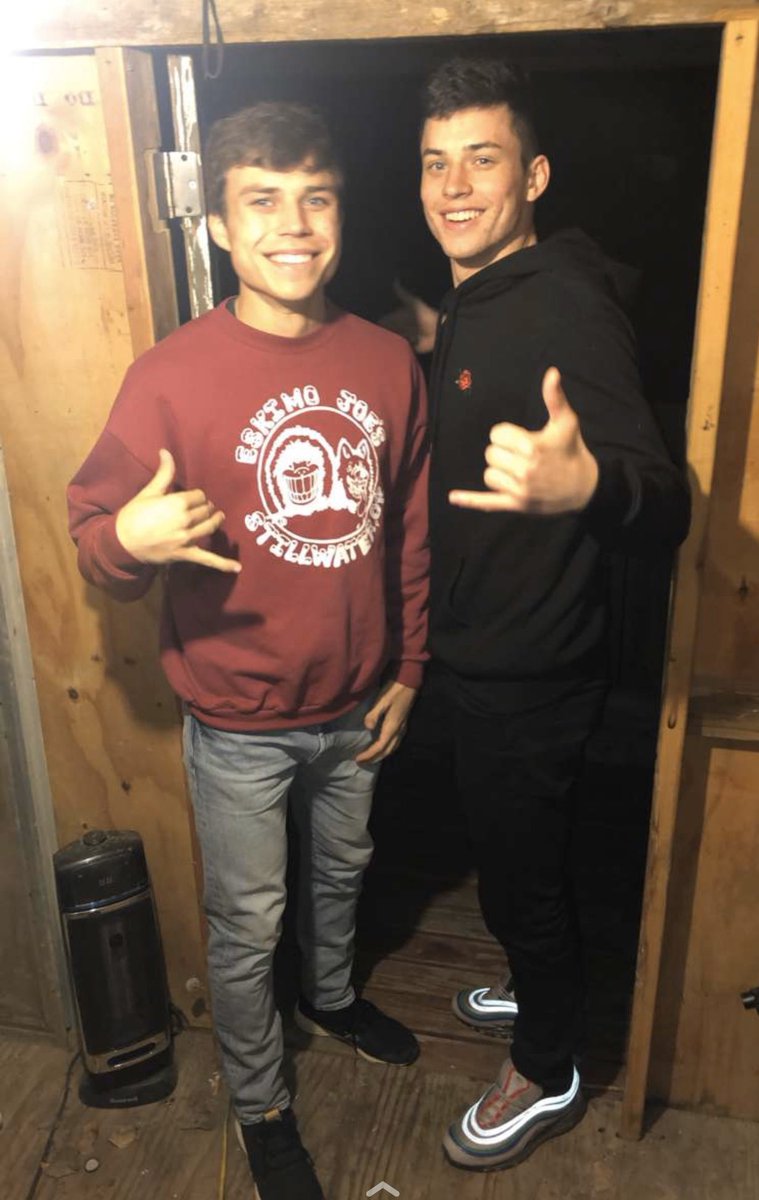 kobytaylorrrr's tweet photo. We back @jesseapplewhit1 https://t.co/fehAFYm4jW