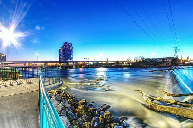 BelieveToSee's tweet photo. Mild December nights https://t.co/CnA7fPFhmJ https://t.co/RumgAIcCmS