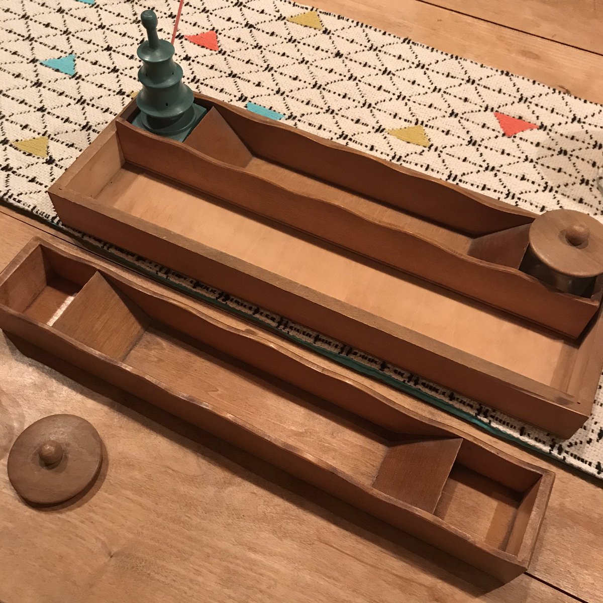 annygaul's tweet image. Who knows what this is? It’s been in my family for at least three generations but we don’t know what it’s for. My vote is something beading related?? #crafttwitter #artsandcrafts #antique #antiques Please RT! Help us solve the mystery!