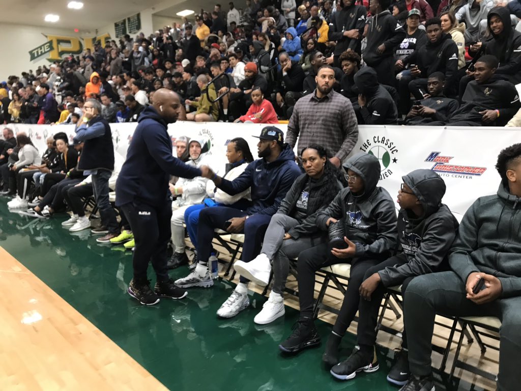 SGVNSports's tweet image. LeBron James is in La Verne, at Damien sitting courtside waiting to watch his son Bronny James and Sierra Canyon
