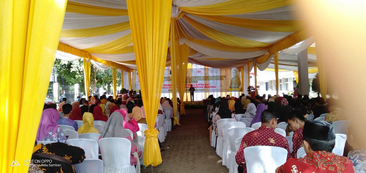 perindagbkl's tweet photo. Penyerahan sertifikat HKI, Produk Halal, Sertifikasi Pelatihan Sulam Emas, Batik Basurek serta Bantuan Sarana Dan Prasarana Bagi IKM Di Provinsi Bengkulu

Jumat, 27 Desember 2019 https://t.co/2QWI4xWJEF