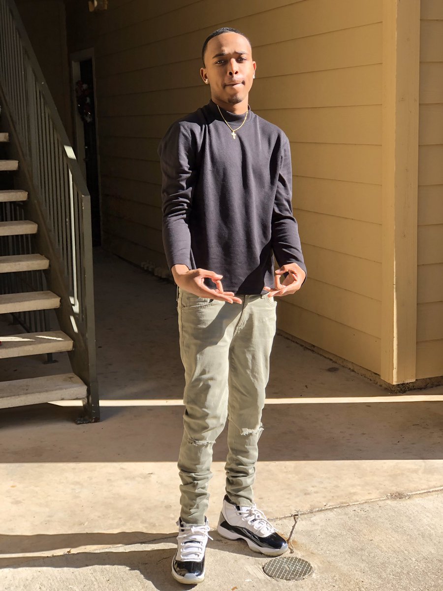 thatt_boy_e's tweet image. Free da boogie man I’m sendin em letters✍🏾 #freemybrother