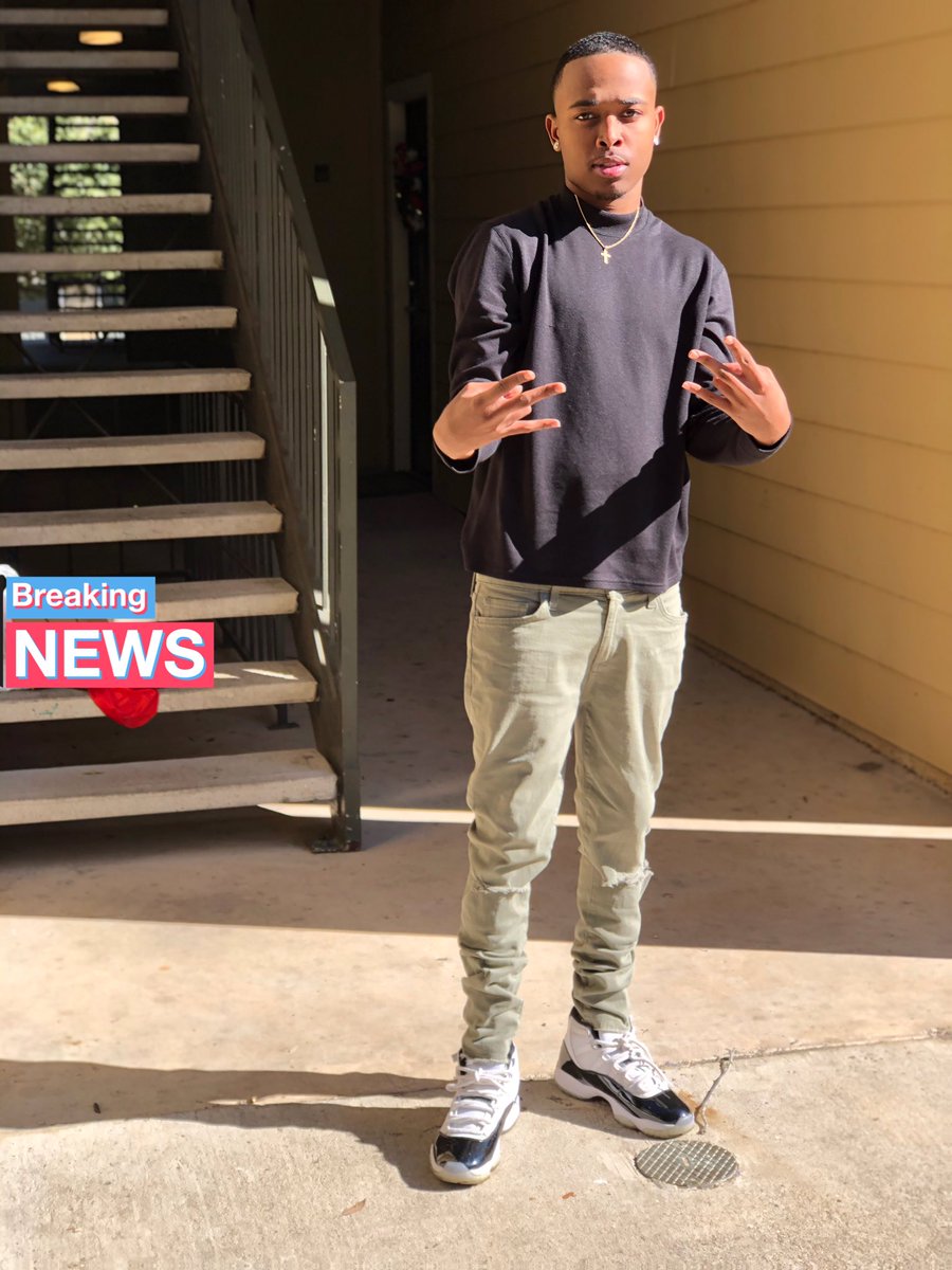 thatt_boy_e's tweet image. Free da boogie man I’m sendin em letters✍🏾 #freemybrother