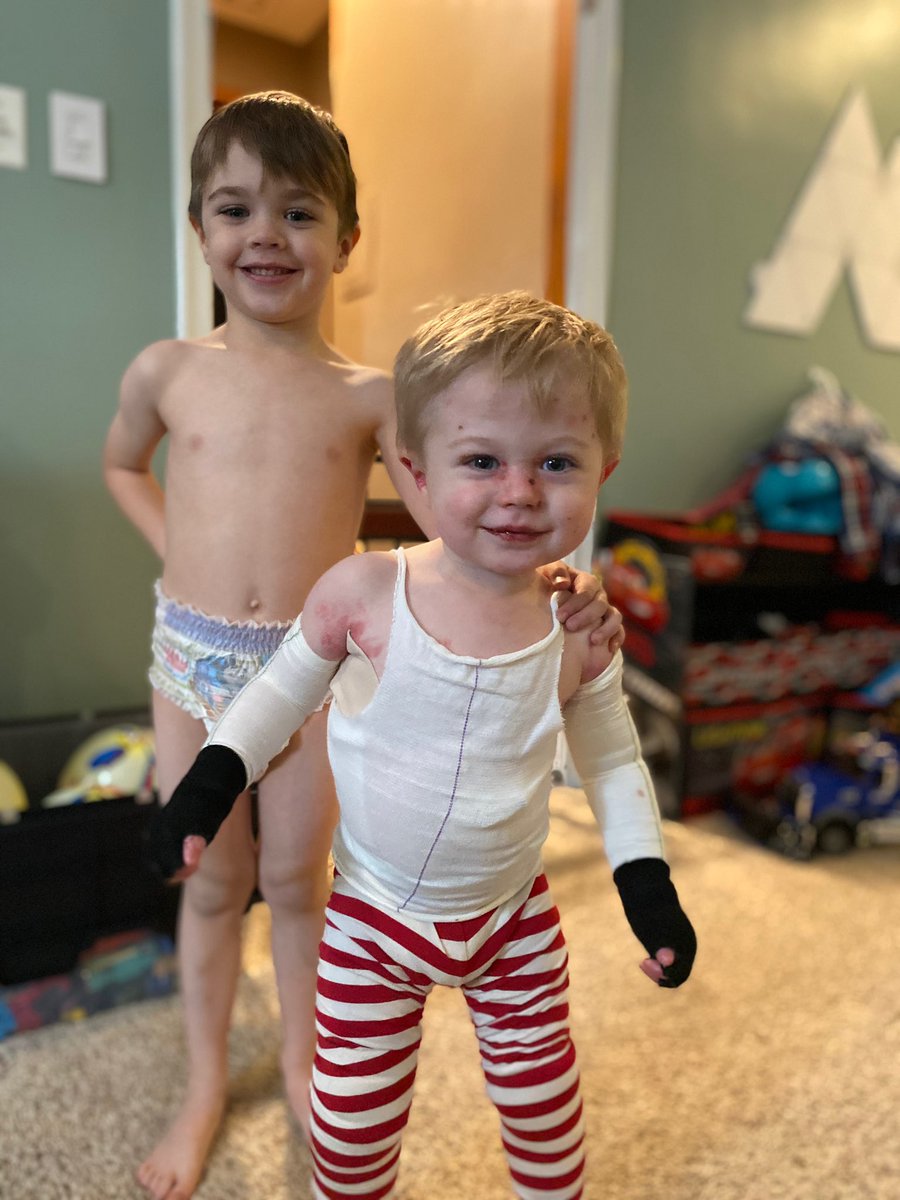 KB1824's tweet photo. Dressed true to the season, our family would like to send our warmest wishes to all of you and yours for a great Holiday! So much love and many thanks for all your support of Archer and our family. You are our gifts under the tree each day. #ABforEB #Archerstrong #Dapper https://t.co/EthInhX2mM