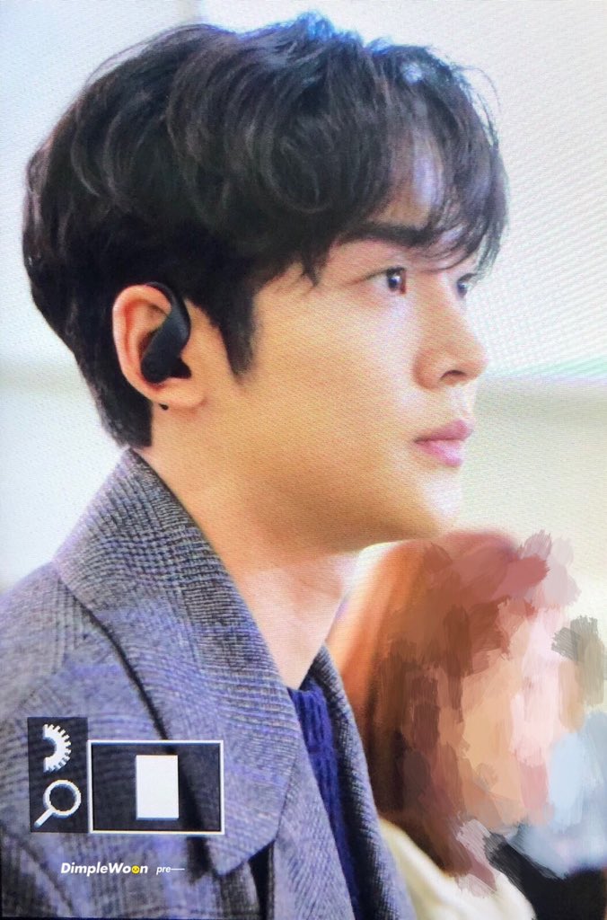 dimplewoon_'s tweet photo. 191227 칭다오도착 preview 

#SF9 #에스에프나인 #로운 #ROWOON  @SF9official https://t.co/1wphdflSFP