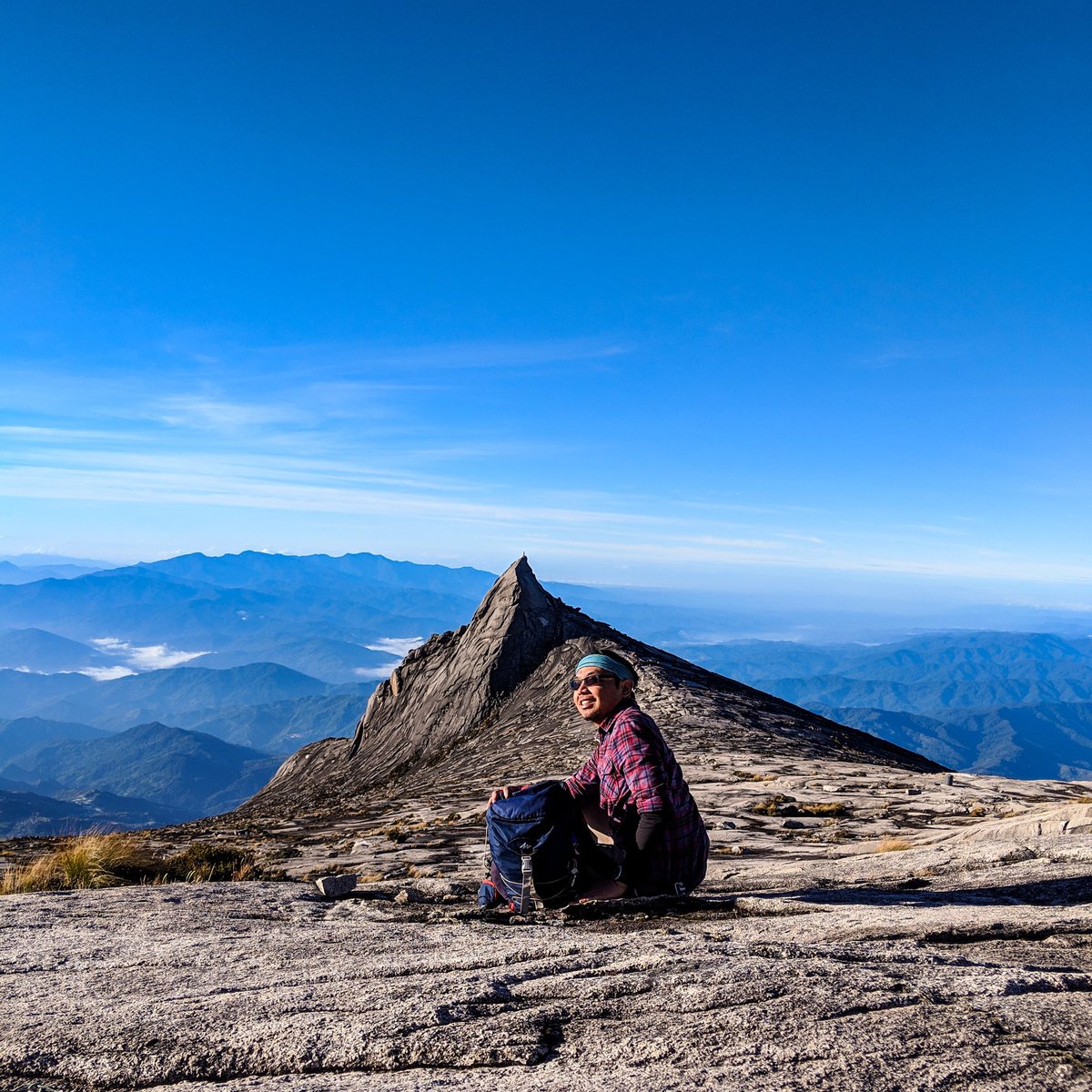SharelIshak's tweet image. Go for an adventure and leave all those nonsense behind.

Salam Jumaat.

#kahfi