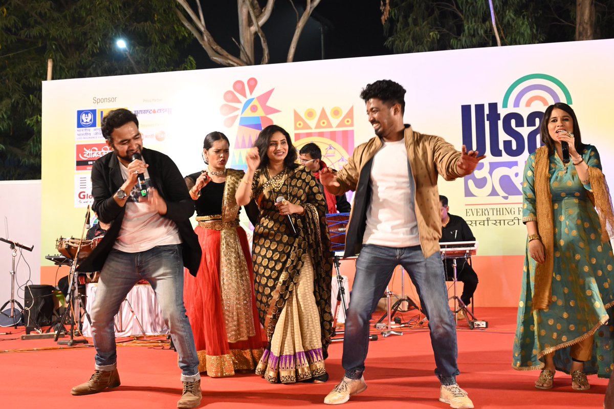 ck_live10's tweet photo. Dombivali Gymkhana Mohotsav Presented by Zee Team...! 📸 

#proud #dombivalimohotsav2019 #housepack #ganapatibappa #swarajyarakshaksambhaji #sambhajirajechhatrapati #performance #musiclife #zeemarathi #team #awesomeaudience #bigbibgthanks #hugs https://t.co/WcO5lfJ4Se
