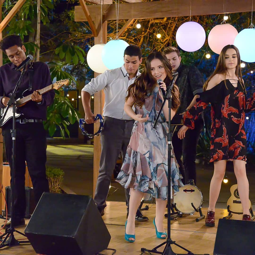 Miiidelfino's tweet photo. Amei Cantar com vocês no casamento do tio @ORAORADAVILA e da tia @CLAUDIAMSDTF ❤️
Obs: perfil não oficial https://t.co/Sbcj2mKwpI