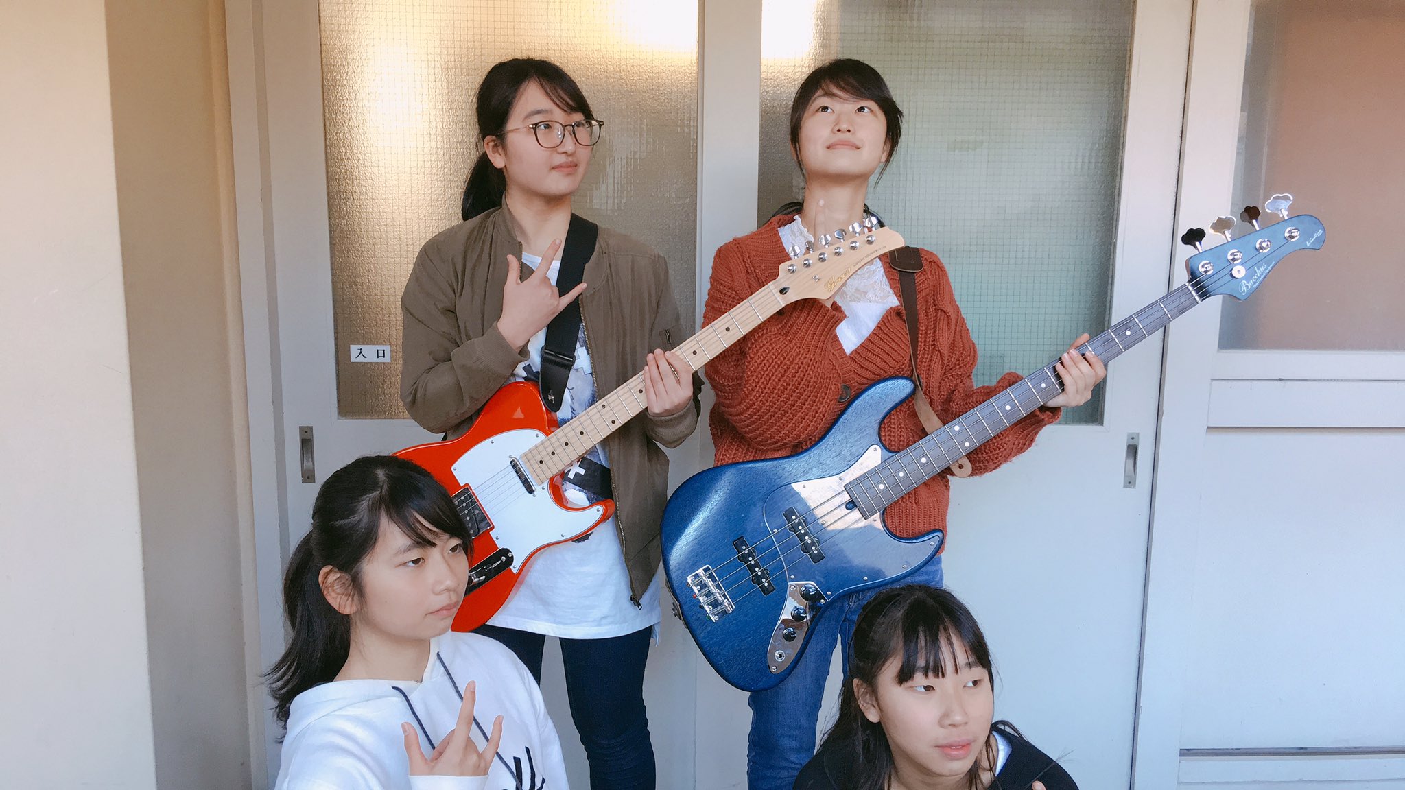 川西緑台高校 軽音楽部 1年生バンドのkarmaです 曇天 Does を演奏してくれました ガールズバンドですが かっこいい演奏をしてくれました T Co Isc38buw47 Twitter