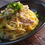 電子レンジで完結!簡単で美味しい「レンジねぎ塩レモン豚パスタ」のレシピ!