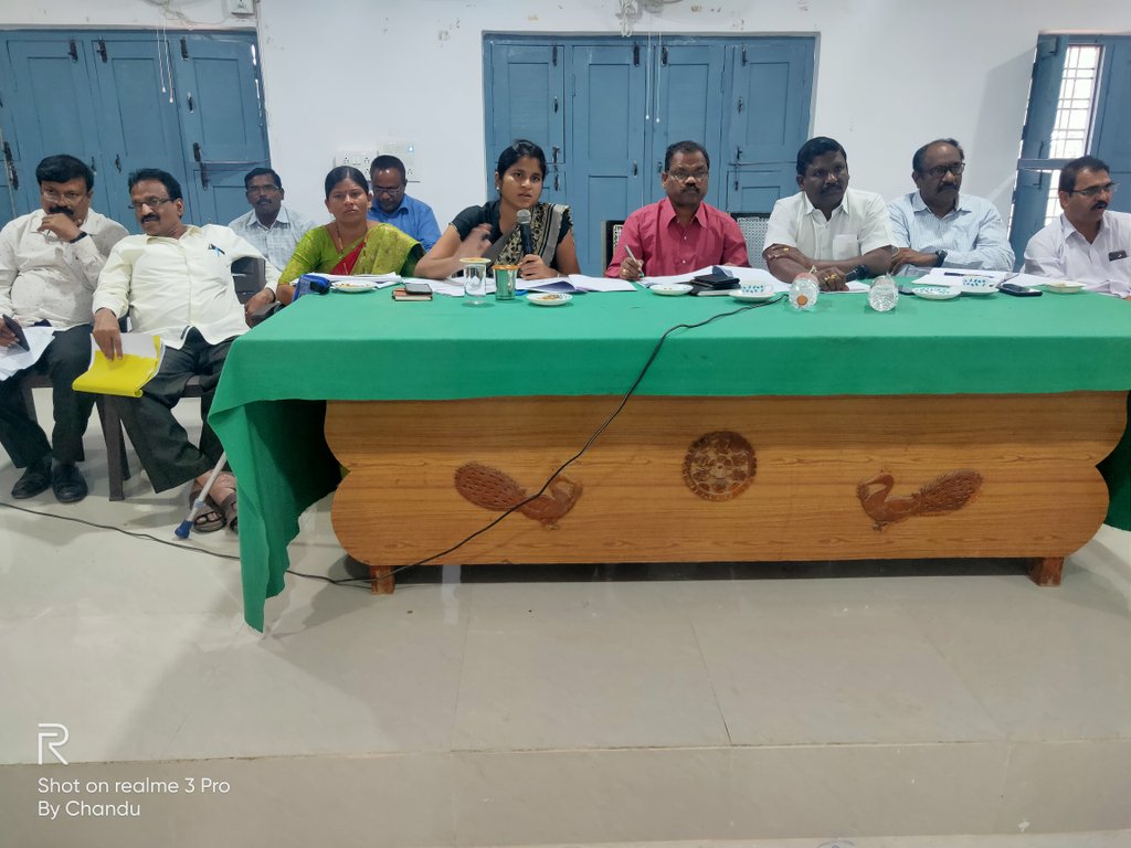 drdombnr's tweet photo. జడ్చర్ల మండలంలోని MPDO officeలో మిషన్ భగీరథపనులు,ఇంకుడుగుంతలు,డంపింగ్ యార్డులు,శ్మశానవాటికలు,హరితహారం పనుల పురోగతిపై గ్రామ సర్పంచులు,పంచాయతీ సెక్రటరీలు,టెక్నీకల్ అసిస్టెంట్లు,ఫీల్డ్అసిస్టెంట్లకు సమీక్షా సమావేశాన్ని నిర్వహించిన DRDO, V KRANTHI IAS.@Collector_MBNR @kranthi_valluru https://t.co/HZoKAKFuyQ