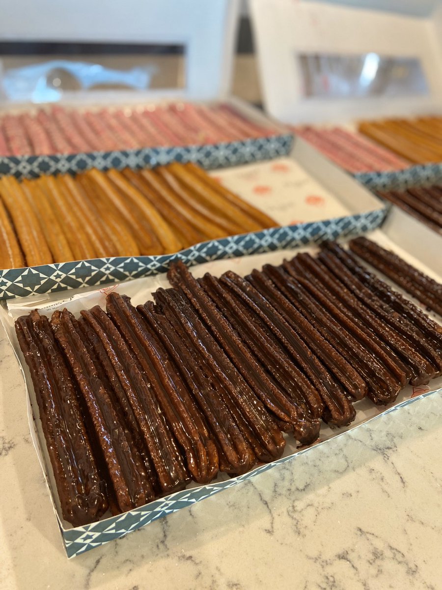 gohzw's tweet photo. .@SGTweeps @LydiaTihani @lilycasper bringing to us the excellent combination of Churros & Thai milk tea for #LibraryLounge 🤩 Thank you for helping us gain weight as we wrap up 2019 😆 https://t.co/VQrLQsWBru
