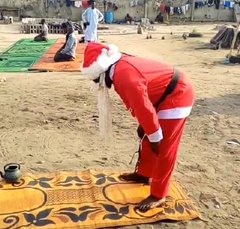 energyWad's tweet photo. Religious confusion is getting real and worst.@instablog9ja @Gidi_Traffic @renoomokri @DaddyFRZ https://t.co/AaNtToCFTV