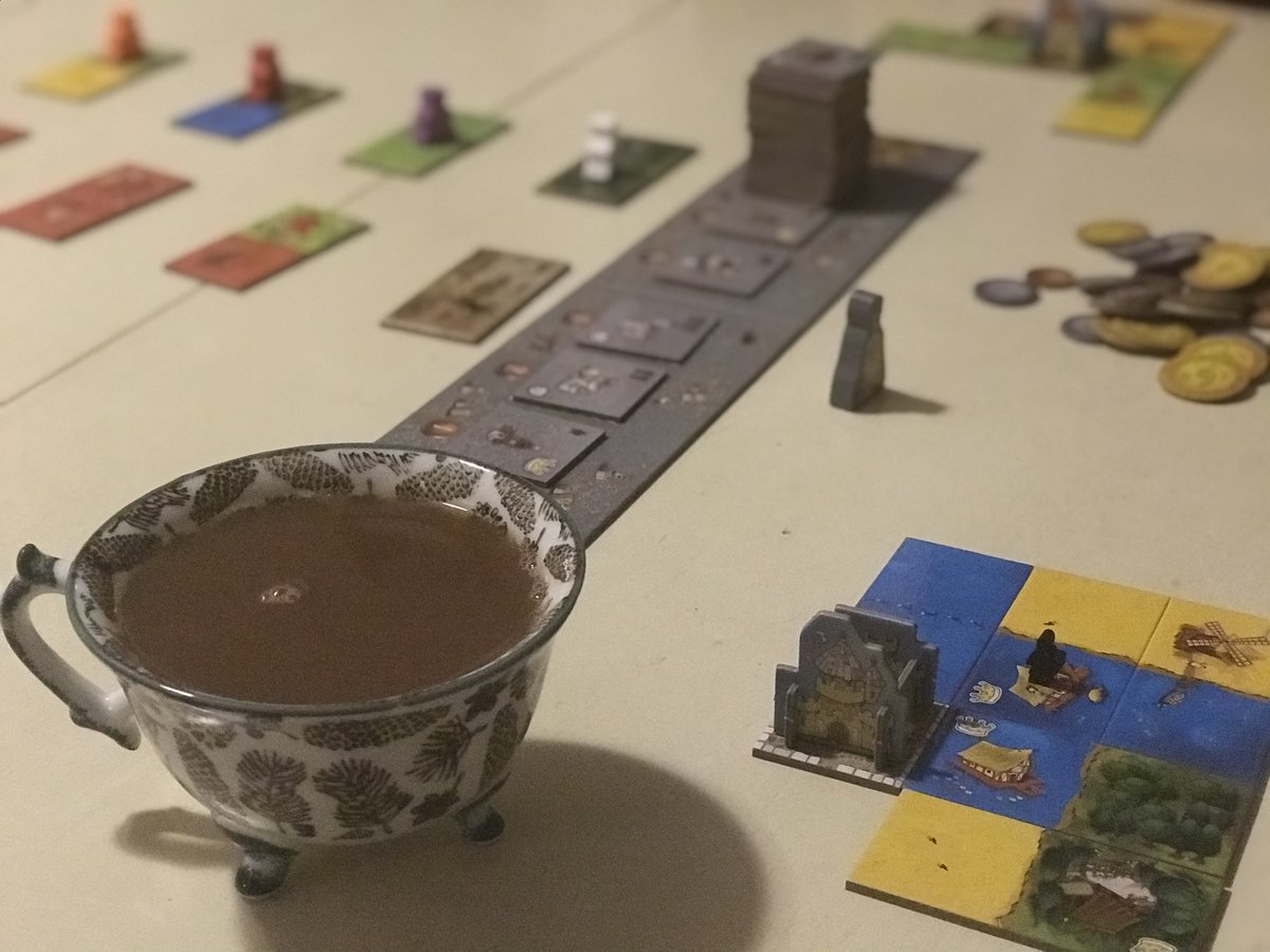 Queendomino by <a href="/BDMontagnes/">bruno des montagnes</a> and <a href="/BlueOrangeGames/">Blue Orange Games</a> with The London Cuppa by The London Cuppa