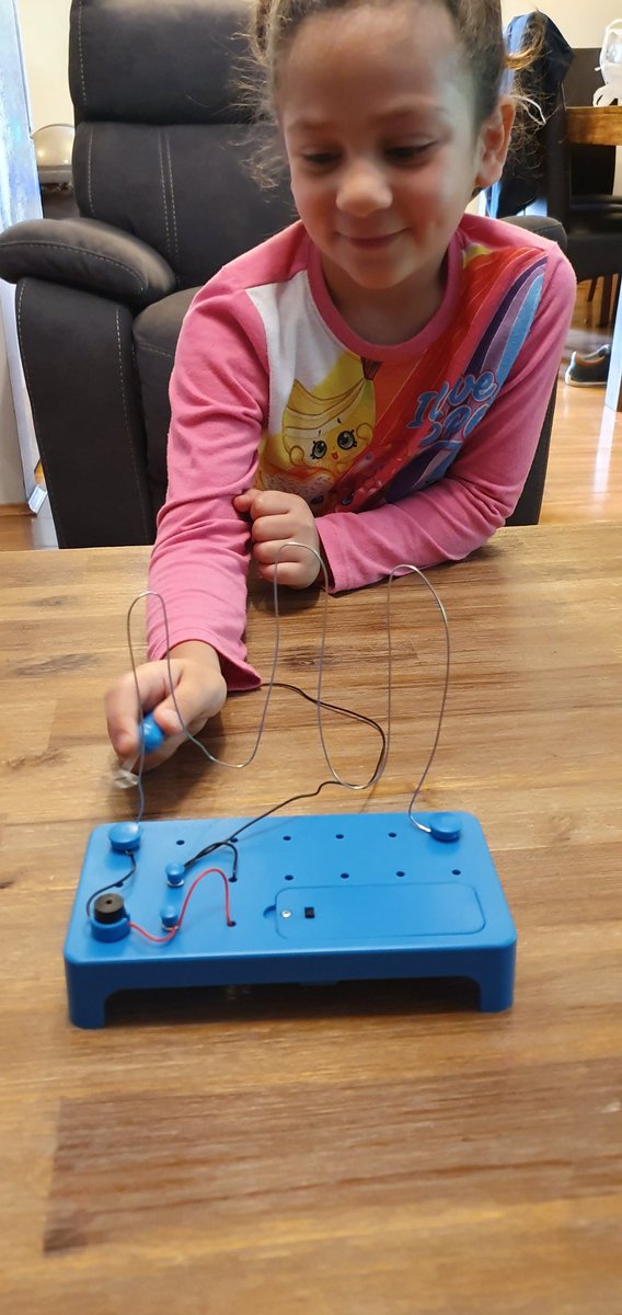MarwanKansoh's tweet photo. Teaching a 5 years old about closed circuits and current conduction. I couldn't find a better example than #buzzwire. #sciencesunday on a Friday because #holidays.
Next challenge, have a longer attention span than nemo's and you'll get to pick a movie lol.
#Engineering https://t.co/wEs3MGcVBf