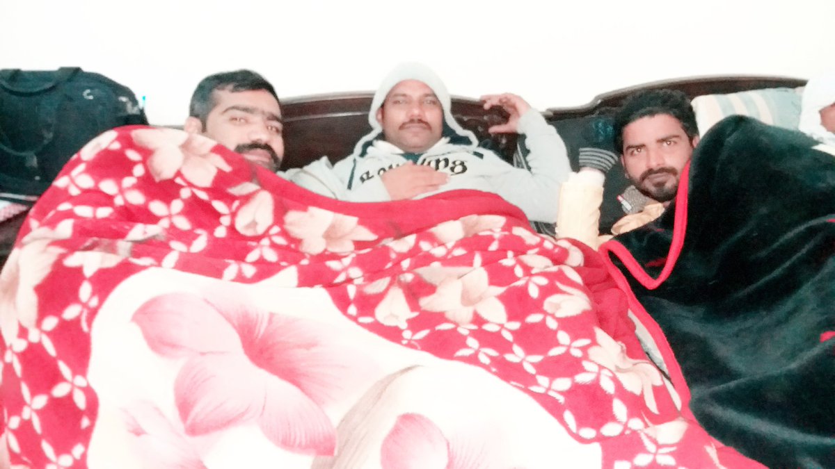 NawazkLaghari's tweet photo. With my #PYO Team Distt Qamber Shahdadkot at Pindi 

#27December #SMBB 💔 https://t.co/bscd5ZBy3y
