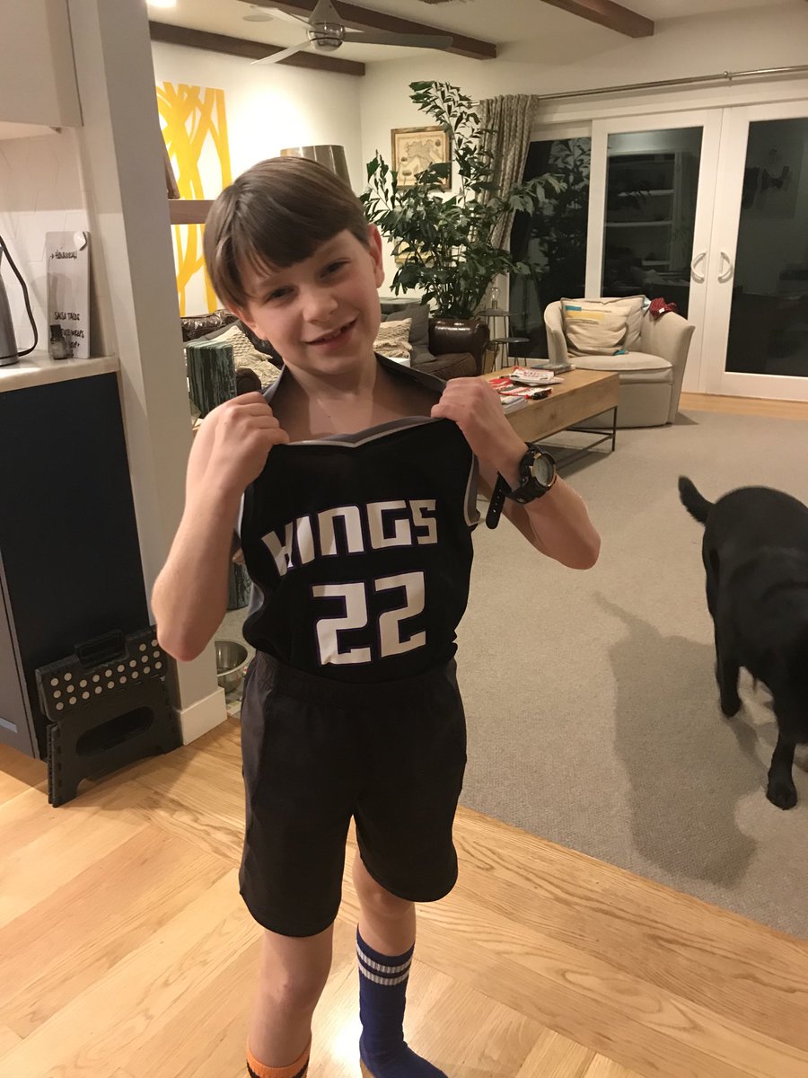 dlstern15's tweet photo. ⁦@Rich_Holmes22⁩ is my favorite Kings player in a long time. Told the boy he was getting a jersey for Christmas (and was going to get him 22 anyway) but without hesitation he asked for Holmes. Thanks for giving it your all every time you step on the floor, Richaun. https://t.co/LImM8paaYM