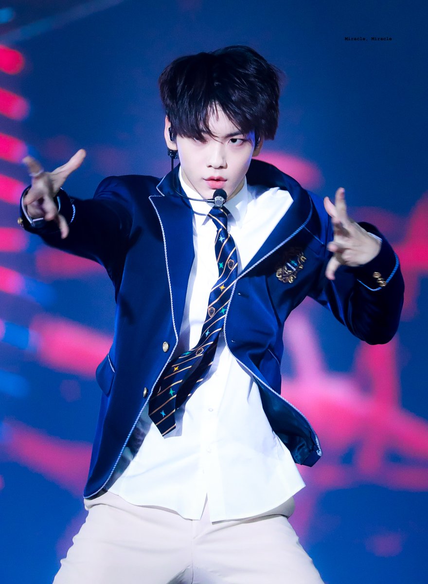 Miracle_001205's tweet photo. 191225 SBS 가요대전 HQ 🎄

#TOMORROW_X_TOGETHER 
#수빈 #SOOBIN #TXT
@TXT_members
@TXT_bighit https://t.co/RMHadoZZ08