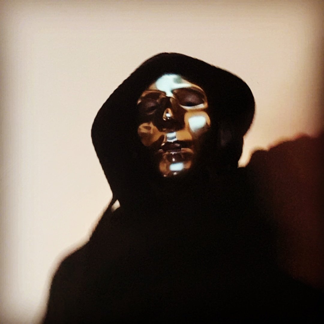BoundlessGold's tweet photo. Todays mood.
•
#boundlessgold #goldmaskedman #hiphopartist #rapartist #trapartist #soloartist #musicartist #aussieartist #producer #musicproducer #artist #singersongwriter #aussierapartist #aussiehiphopartist #newartist #todaysmood #dressedinblack #maleartist https://t.co/L9jbHjTHeU