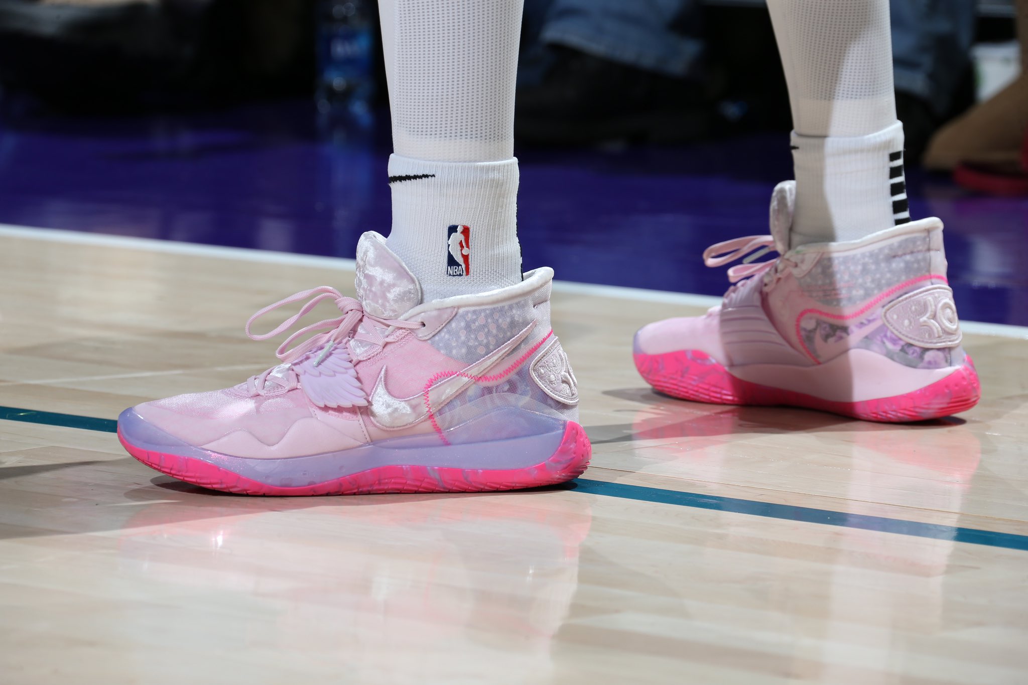 B/R Kicks on Twitter: ".@AnferneeSimons wearing the Nike 12 “Aunt Pearl” tonight https://t.co/jrDivMCUoK" / Twitter