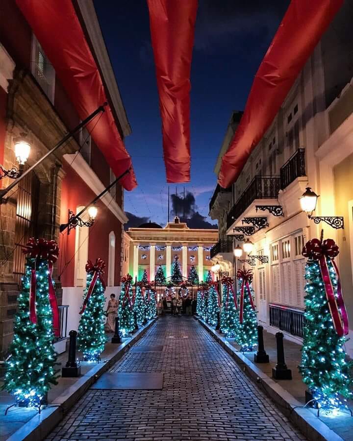 YaidieL's tweet photo. Old San Juan #oldsanjuan Christmas 2019 🎄🌟#100x35 https://t.co/CQM6f6nRdF