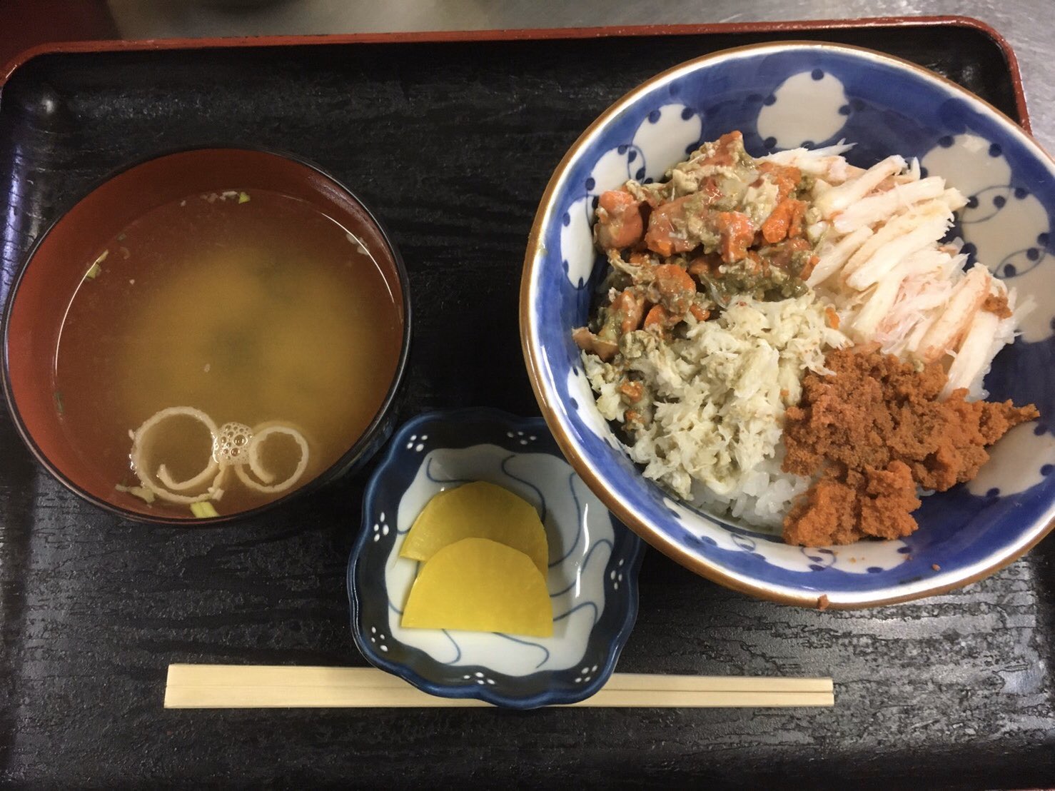 南越前町 建設整備課 道の駅 河野 で販売しているセイコガニ丼について紹介します セイコガニ 2杯のカニ身 カニミソなどを詰め込んだ豪華な丼です 1月上旬までの販売となりますのでお早めにご賞味ください 全4回の道の駅 河野 特集でした 次回は春に 南越前町 建設整備課 道の駅 河野 で販売しているセイコガニ丼について紹介します セイコガニ 2杯のカニ身 カニミソなどを詰め込んだ豪華な丼です 1月上旬までの販売となりますのでお早めにご賞味ください 全4回の道の駅 河野 特集でした 次回は春に