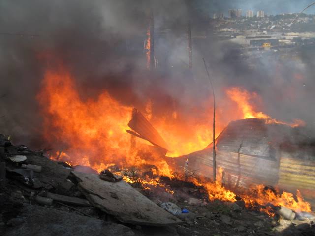 ExpressCapetown's tweet image. CHRISTMAS DAY SHACK FIRES CLAIM 5 LIVES IN CAPE TOWN capetraffic.net/2019/12/27/chr…